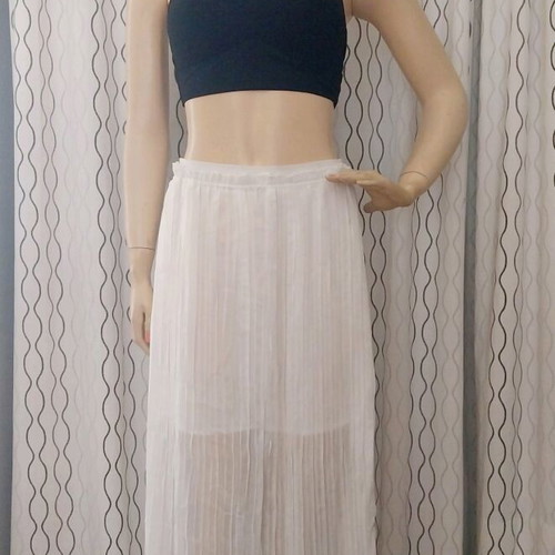 Mesh pleated skirt white like new, size M