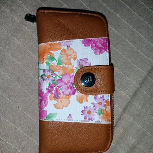 Bag to Bag wallet brown and multicolor new with floral pattern
