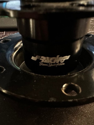Simoni Racing quick release steering adapter like new