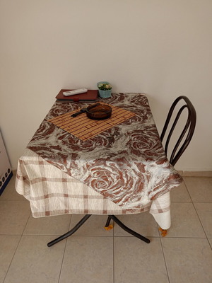 Kitchen balcony table like new with metal frame