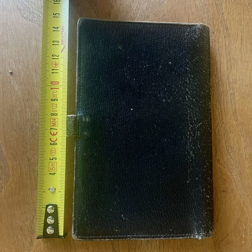Vintage leather wallet with flap closure, black