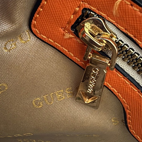 Guess bag in excellent condition