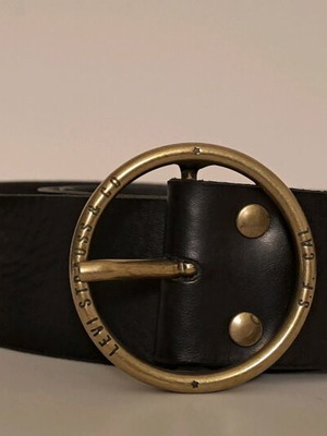 Levi's Δερμάτινη ζώνη Νο 85 σαν καινούργια, μαύρη