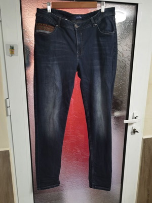 Charles Vogere Slim Fit Women's Jeans size 46 like new, blue
