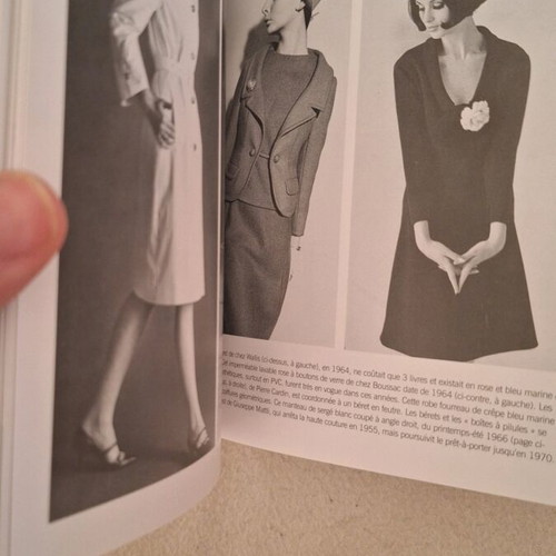 Tres Tendance coffee table book like new, fashion of the 1900s