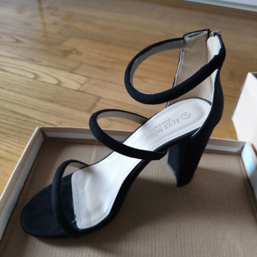Bozikis black high-heeled sandals size 41 like new