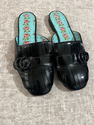 Gucci GG Marmont flat mules used, black patent leather, size 39.5