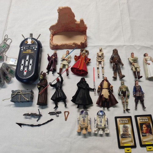 Star Wars figure set and Comm Talk device like new