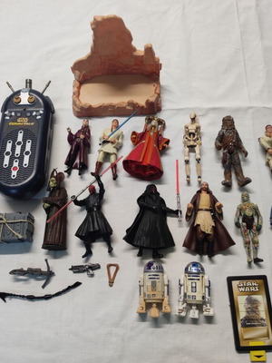 Star Wars figure set and Comm Talk device like new