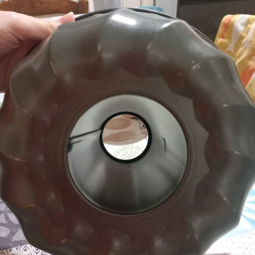 Cake pan used, medium size, in excellent condition