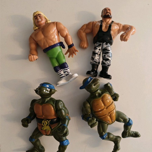 Φιγούρες WWE και Χελωνονιντζάκια μεταχειρισμένες, πακέτο 4, 90s συλλεκτικά