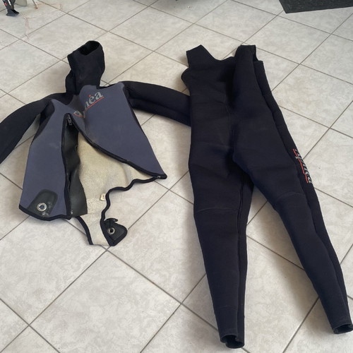 Apnea 5mm diving suit used with lining and hood size XL