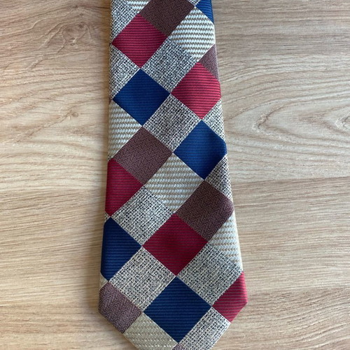 Tie in excellent condition