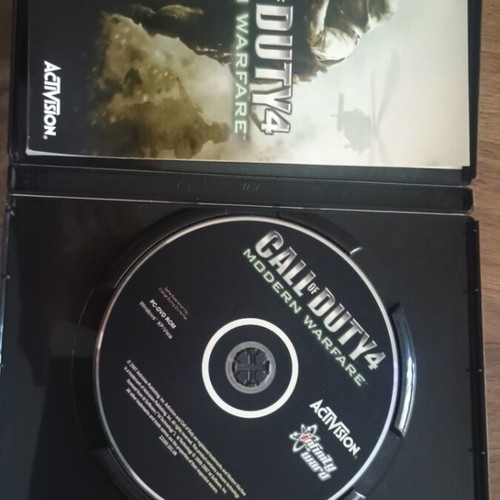 Call of Duty 4 Modern Warfare PC Game of the Year Edition like new