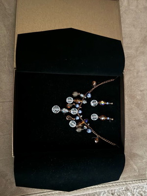 Necklace and earrings new with stones white and brown