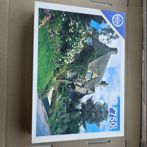Falcon 750-Piece Jigsaw Puzzle Used Oxfordshire Cottage Scene