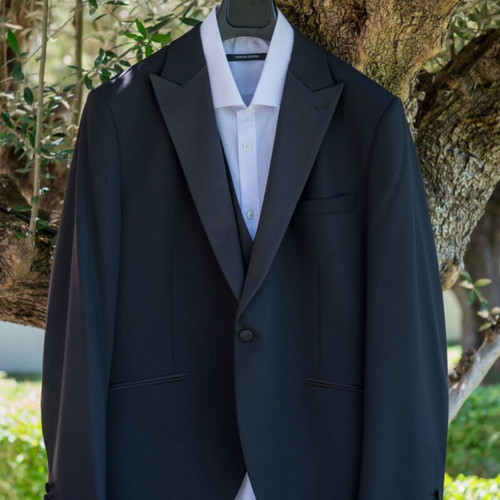 Prince Oliver Black Groom Suit with Vest Size 56 like new