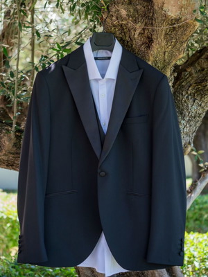 Prince Oliver Black Groom Suit with Vest Size 56 like new