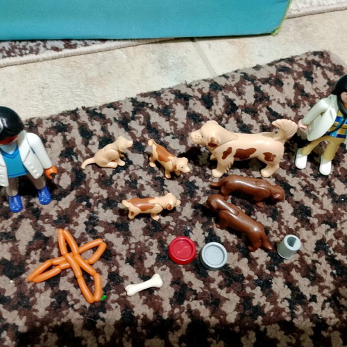 Playmobil used, veterinarians and dogs set