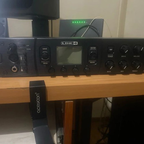 Line 6 Pod HD Pro with FBV MKII pedalboard like new