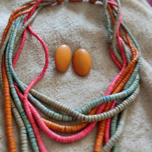 Wooden necklace and earrings used, multicolor orange
