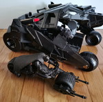 The Dark Knight Tumbler Batmobile 34 cm with Bat-Pod 20 cm