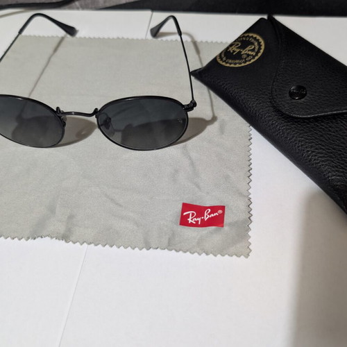 Ray Ban sunglasses 3447-N like new, black