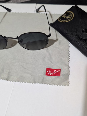 Γυαλιά ηλίου Ray-Ban 3447-N σαν καινούργια, μαύρα