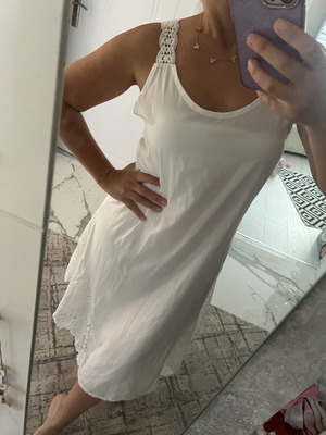 Beach dress with lace, like new, white, sizes M/L