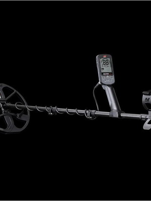 Minelab Equinox 700 metal detector new with Multi-IQ technology