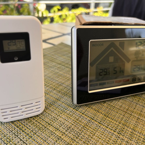 Wireless Weather Station with Thermometer and Hygrometer like new