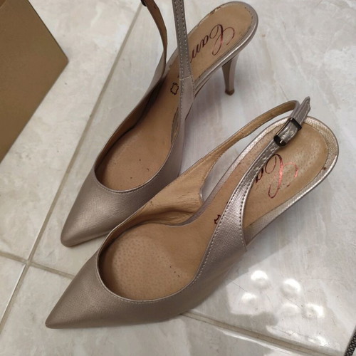 Leather pumps no 41, like new, worn once, gold