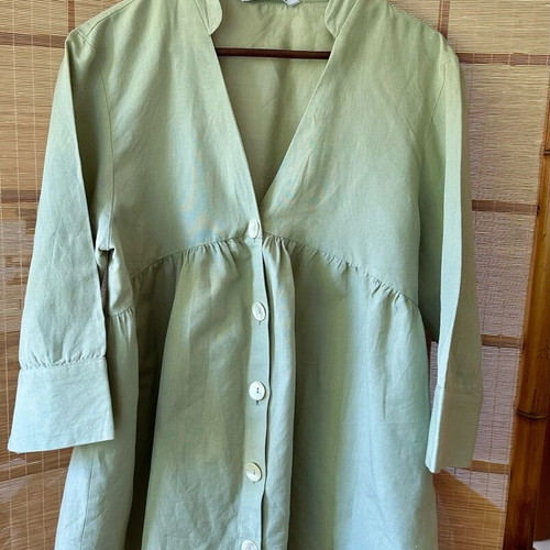 Zara women's long shirt size M like new in pale khaki