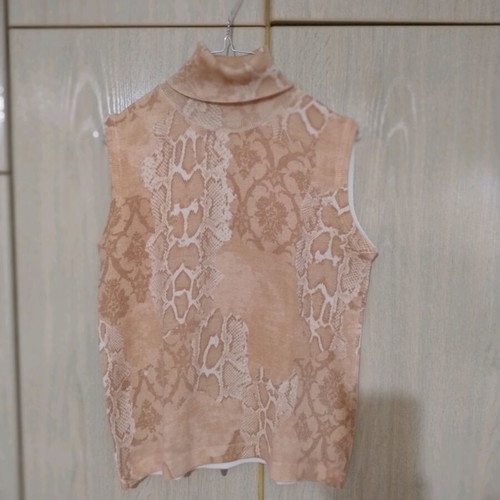 Set sleeveless blouse and cardigan like new, beige, size M