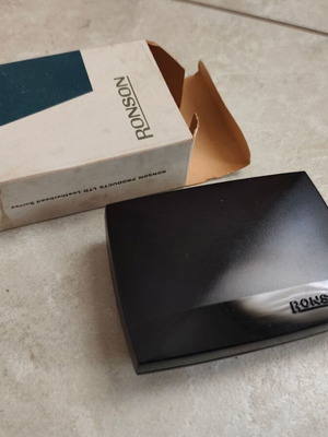 Ronson Varaflame Lighter Box like new, complete set