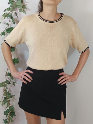 Beige knitted top like new with black stripe, size M