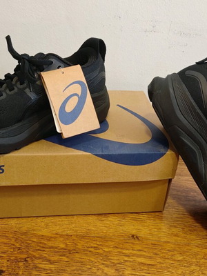 Asics Gel-Kayano 32 Women Black Size 38 New