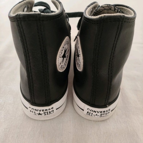 Converse All Star Chuck Taylor kids leather ankle boots as new, size 32
