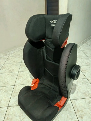 Axkid Bigkid car seat like new with side impact protection 12-36 kg