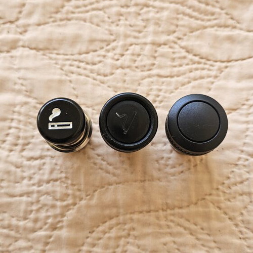 Car lighters like new, set of 3 pieces