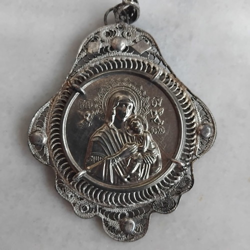 Vintage Φυλαχτό Κούνιας Παναγία Βρεφοκρατούσα with Filigree, like new