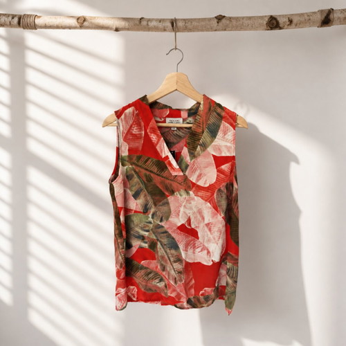 Tahari Women's Sleeveless Blouse – Banana Leaves