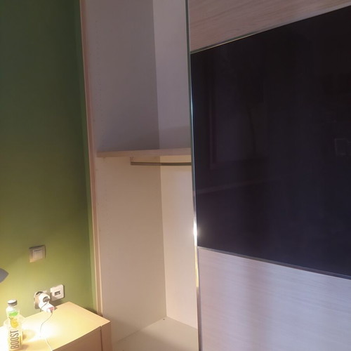 Built-in wardrobe with glass like new, dimensions 261x185x60 cm