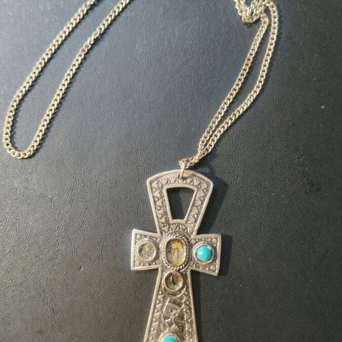 Large cross used with chain, silver metal, featuring Nefertiti