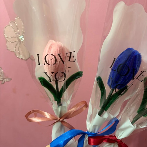 Handmade pipe cleaner tulips like new, set of 3
