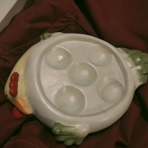 Easter ceramic egg holder 5 slots like new