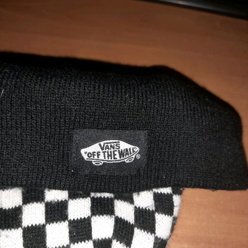 Vans checkerboard beanie like new, unisex multicolor