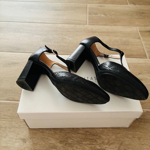 Hispanitas leather pumps size 37, black