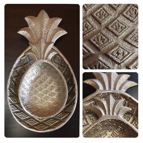 Pineapple-shaped table platters, new, large and small