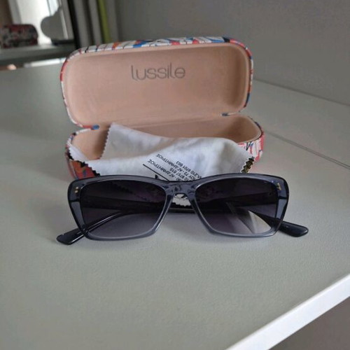 Lussile Bone Sunglasses with Polarized Lens Like New